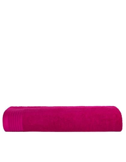 Classic Beach Towel — Magenta